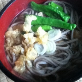 しし唐と油揚げのタヌキ蕎麦